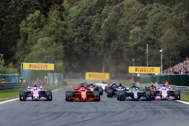 Motorsports: FIA Formula One World Championship WM Weltmeisterschaft 2018, Grand Prix of Belgium, Start, 31 Esteban Ocon (FRA, Racing Point Force India F1 Team), 5 Sebastian Vettel (GER, Scuderia Ferrari), 44 Lewis Hamilton (GBR, Mercedes AMG Petronas Motorsport), 11 Sergio Perez (MEX, Racing Point Force India F1 Team), Spa-Francorchamps Belgium