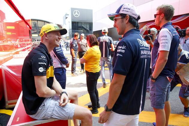 Motorsports: FIA Formula One World Championship WM Weltmeisterschaft 2018, Grand Prix of Italy, 27 Nico Hulkenberg (GER, Renault Formula One Team), 11 Sergio Perez (MEX, Racing Point Force India F1 Team), Monza Italy