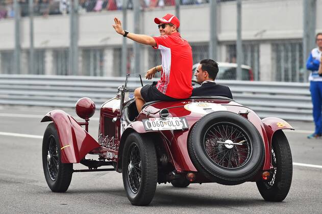 xekx 31 08 02 09 2018 FIA Formula 1 Championship Formula 1 Grand Prix of Italy 2018 GP Italia Monza Pictured Driver Parade Sebastian Vettel GER 5 Scuderia Ferrari Monza Italy eel-fotografie Eberhard Krieger