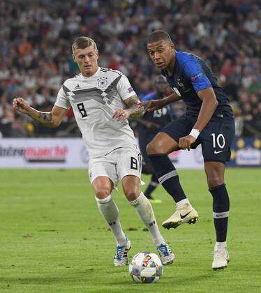Soccer Men Season 2018 19 Nations League International Friendlies in München Germany France 0 0 l Toni Kroos Germany Kylian Mbappe France 06 09 2018 Copyright: xMatthiasxKochx