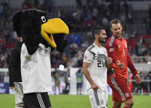 Soccer Men Season 2018 19 Nations League International Friendlies in München Germany France 0 0 DFB Mascot Paule Ilkay Gündogan Germany Goalkeeper Manuel Neuer Germany to Abpfiff 06 09 2018 Copyright: xMatthiasxKochx