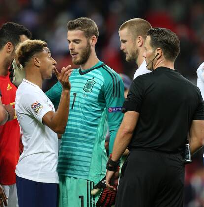 England v Spain UEFA Nations League Jesse Lingard of England points out to David De Gea of Spain that he possibly was less than honest in the build up to England s disallowed 2nd goal during the UEFA Nations League match at Wembley Stadium, London Content Not Available For UK Newspapers Copyright: xPaulxChestertonx FIL-12248-0061