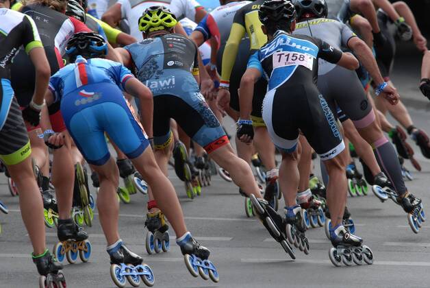 Nearly 45000 participants have registered Skater top km 13 in the Holmarktstraase 45 Berlin Marathon jpg