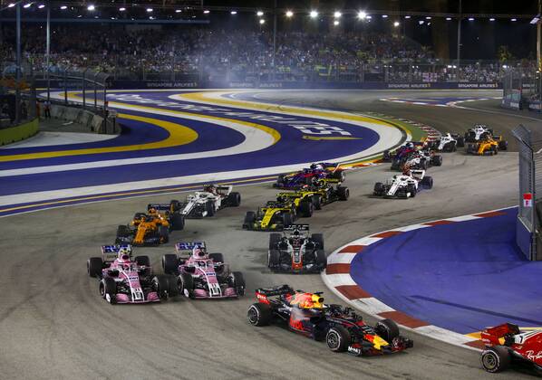 Motorsports: FIA Formula One World Championship WM Weltmeisterschaft 2018, Grand Prix of Singapore, , 3 Daniel Ricciardo (AUS, Aston Martin Red Bull Racing), 31 Esteban Ocon (FRA, Racing Point Force India F1 Team), 11 Sergio Perez (MEX, Racing Point Force India F1 Team), 8 Romain Grosjean (FRA, Haas F1 Team), Singapore Singapore