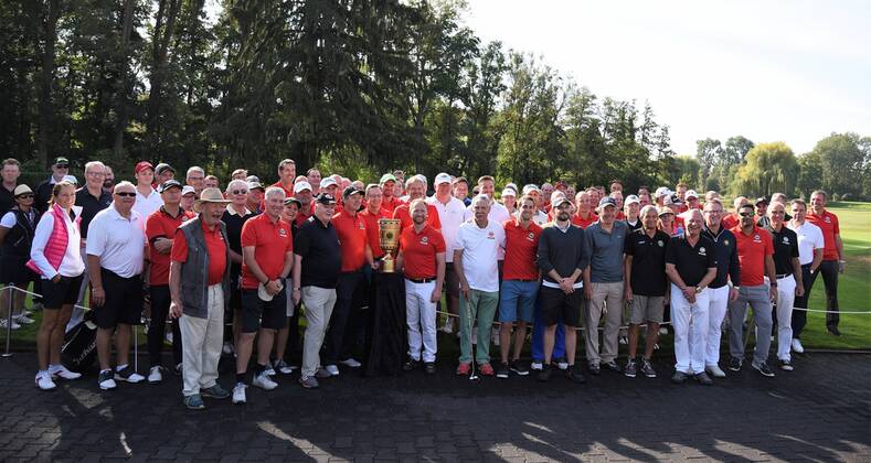 17 09 2018 GER Hanau Golf Club Hanau Wilhelmsbad Eintracht Frankfurt Golf Open the golfers at the Eintracht Frankfurt Golf Open here with the DFB Cup DFL regulations prohibit any use of photographs as image sequences and or quasi video