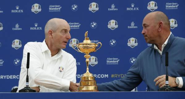 European team captain for the Ryder Cup, Danish Thomas Bjorn (R), shakes hands with his US counterpart, Jim Furyk (L), during a press conference PK Pressekonferenz held in Versailles, France, 24 September 2018. Ryder Cup 2018 !ACHTUNG: NUR REDAKTIONELLE NUTZUNG!  Copyright: xLUISxTEJIDOx GRAF1407 20180924-636734065760774326