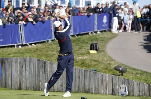 US surfer Kelly Slater during a practice session for the Ryder Cup 2018 at The Golf National in Saint Quentin-En-Yvelines, near Paris, France, 25 September 2018. The Ryder Cup 2018 runs from 25 to 30 September. RYDER CUP !ACHTUNG: NUR REDAKTIONELLE NUTZUNG!  Copyright: xLUISxTEJIDOx GRAF2208 20180925-636734918777720808