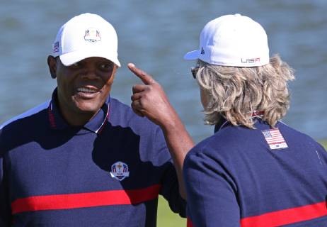 Samuel L. Jackson (L) and Kurt Russell chat during a Ryder Cup 2018 celebrity tournament at Le Golf National in Guyancourt near Paris on September 25, 2018. The three-day main event Ryder Cup featuring Team USA versus Team Europe starts Friday, September 28th.  PAR20180925100 DAVIDxSILPA