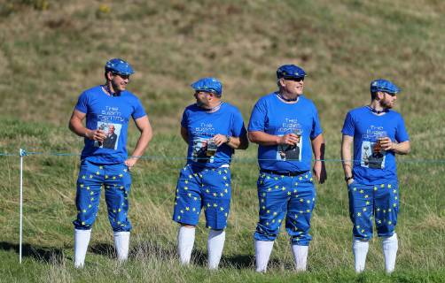 2018 Ryder Cup Practice Day, Albatros Course, Le Golf National, Saint-Quentin-en-Yvelines, Paris 27 9 2018 Fans of Europe s Thomas Bjorn on the course Fans of Europe s Thomas Bjorn on the course 27 9 2018  Copyright: x©INPHO OisinxKeniryx OSH_8418