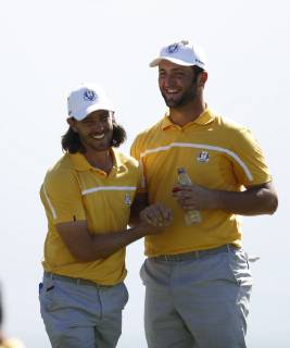 Jon Rahm (R) of Spain and Tommy Fleetwood (L) of Great Britain during a training session of the Ryder Cup 2018 at The Golf National in Guyancourt, near Paris, France, 27 September 2018. The Ryder Cup 2018 runs from 25 to 30 September. Ryder Cup 2018 !ACHTUNG: NUR REDAKTIONELLE NUTZUNG!  Copyright: xLUISxTEJIDOx GRAF4218 20180927-636736654378909554