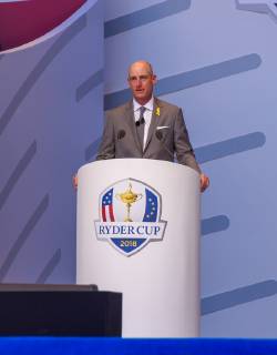 Golf, Ryder Cup, Eröffnungsfeier Jim Furyk ( entraineur Etats Unis ) GOLF : Cup Ryder 2018 - St Quentin en Yvelines - 27 09 2018 FedericoPestellini Panoramic 