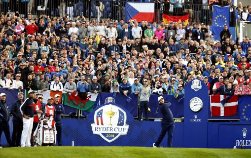 Spanish golfer Jon Rahm plays his first shot by the 1st hole during the Ryder Cup 2018 at The Golf National in Guyancourt, near Paris, France, 28 September 2018. The Ryder Cup 2018 runs from 25 to 30 September. Ryder Cup 2018 !ACHTUNG: NUR REDAKTIONELLE NUTZUNG!  Copyright: xLUISxTEJIDOx GRAF4605 20180928-636737243300120947