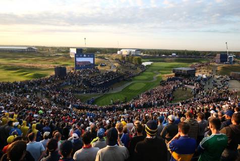 2018 Ryder Cup Day 1, Albatros Course, Le Golf National, Saint-Quentin-en-Yvelines, Paris 28 9 2018 Rory McIlroy tees off at the 1st Rory McIlroy tees off at the 1st 28 9 2018  Copyright: x©INPHO OisinxKeniryx MT2_8406