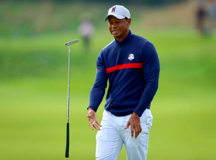 2018 Ryder Cup Day 1, Albatros Course, Le Golf National, Saint-Quentin-en-Yvelines, Paris 28 9 2018 Tiger Woods on the 8th Tiger Woods on the 8th 28 9 2018  Copyright: x©INPHO OisinxKeniryx OSH_8767