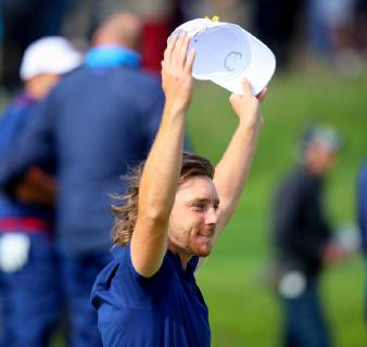 2018 Ryder Cup Day 1, Albatros Course, Le Golf National, Saint-Quentin-en-Yvelines, Paris 28 9 2018 Fleetwood celebrates winning his match on the 18th hole Fleetwood celebrates winning his match on the 18th hole 28 9 2018  Copyright: x©INPHO OisinxKeniryx OSH_9595