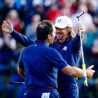 2018 Ryder Cup Day 1, Albatros Course, Le Golf National, Saint-Quentin-en-Yvelines, Paris 28 9 2018 Tommy Fleetwood celebrates with Francesco Molinari after winning on the 14th green Tommy Fleetwood celebrates with Francesco Molinari after winning on the 14th green 28 9 2018 Copyright: x©INPHO OisinxKeniryx OSH_0209