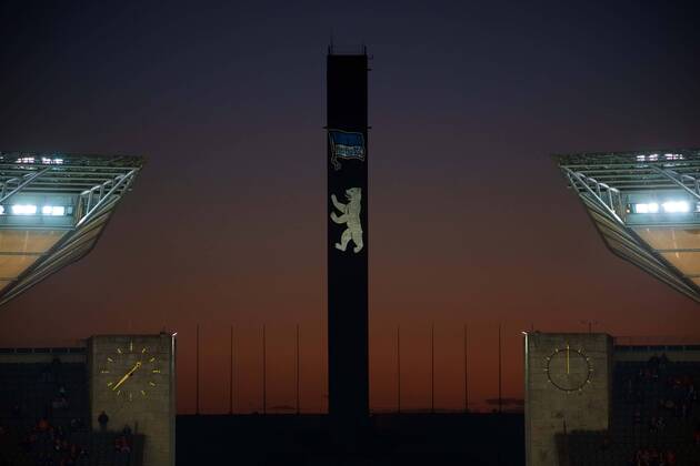 Soccer Berlin 29 09 2018 Season 2018 2018 1 Bundesliga DFL Hertha BSC Berlin FC Bayern Munich Illuminated bell tower with the Hertha logo and the Berlin bear Olympiapark olympiastadion sports facility In accordance with the requirements of the DFL German Football League, it is prohibited to take photos in the stadium and or from the game in the form of sequence images and or video-like photo series to be exploited or exploited DFL regulations prohibit any use of photographs as image sequences and or quasi video