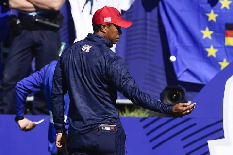 Tiger Woods (Team USA) arrivant au Tee 1 GOLF : Ryder Cup 2018 - Guyancourt - 30 09 2018 JBAutissier Panoramic 
