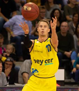 Bonn Germany 03 10 2018 Basketball Bundesliga BBL 2 Day Telekom Baskets Bonn vs Basketball Loewen Braunschweig Thomas Klepeisz Braunschweig in action
