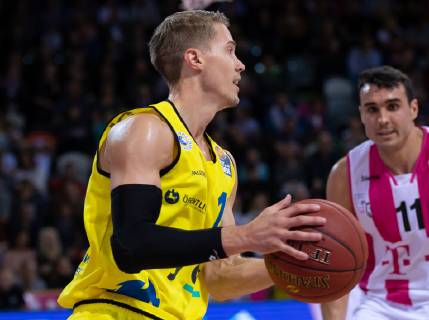 Bonn Germany 03 10 2018 Basketball Bundesliga BBL 2 Day Telekom Baskets Bonn vs Basketball Loewen Braunschweig Thomas Klepeisz Braunschweig in action