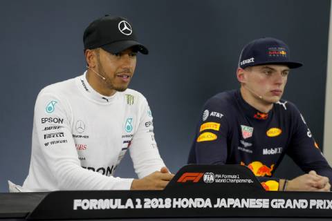 Motorsports: FIA Formula One World Championship WM Weltmeisterschaft 2018, Grand Prix of Japan, World Championship 2018 Grand Prix Japan 33 Max Verstappen (NDL, Red Bull Racing), 44 Lewis Hamilton (GBR, Mercedes AMG Petronas F1 Team), Suzuka Japan
