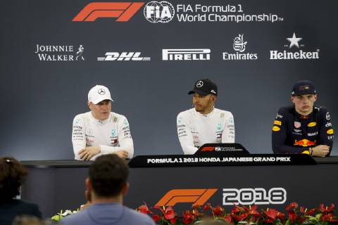 Motorsports: FIA Formula One World Championship WM Weltmeisterschaft 2018, Grand Prix of Japan, World Championship 2018 Grand Prix Japan 33 Max Verstappen (NDL, Red Bull Racing), 77 Valtteri Bottas (FIN, Mercedes AMG Petronas), 44 Lewis Hamilton (GBR, Mercedes AMG Petronas F1 Team), Suzuka Japan