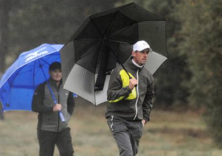 Golf - 2018 Sky Sports British Masters - Sunday, Fourth Round Alexander Bjork of Sweden under the umbrella, at Walton Heath Golf Club. COLORSPORT ANDREW COWIE 