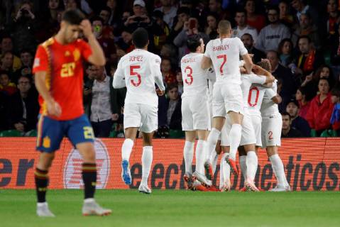 England s players jubilate the first goal of the team during the UEFA League of Nations groups phase match between the national teams of Spain and England, at the Benito Villamarin stadium, in Seville, Andalusia, Spain, 15 October 2018. Spain vs. England !ACHTUNG: NUR REDAKTIONELLE NUTZUNG!  Copyright: xJulioxMunozx SEV04 20181015-636752351848163659