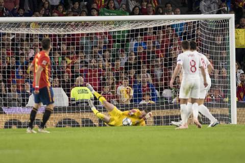 October 15, 2018 - Seville, Spain - JORDAN PICKFORD of England (C ) makes a save during the UEFA Nations League Group A4 soccer match between Spain and England at the Benito Villamarin Stadium Soccer 2018 - Spain vs England - ZUMAa142 20181015_zap_a142_021 Copyright: xDanielxGonzalezxAcunax