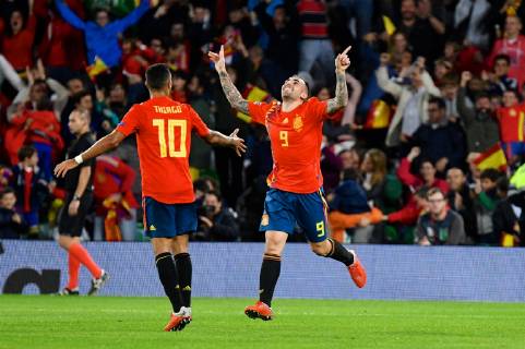 Spain v England UEFA Nations League Paco Alcacer of Spain (right) celebrates scoring their first goal to make it Spain 1 England 3 during the UEFA Nations League match at the Estadio Benito Villamarin, Seville Content Not Available For UK Newspapers Copyright: xKristianxKanex FIL-12410-0050