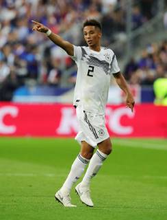 Thilo Kehrer pointing gesticulating single image Cut Out Action Sport Football Soccer UEFA Nations League International Team National Team DFB Men Season 2018 2019 16 10 2018 France FRA VS Germany GER DFL regulations prohibit any use of images as image sequences and or quasi video
