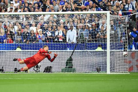 Football UEFA Nations League France Germany on 16 10 2018 at Stade de France in Paris XAntoine Griezmann France hits 1 1 DFB regulations prohibit any use of images as image sequences or quasi video xTTx