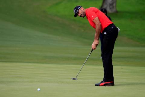 Spanish golfer Alvaro Quiros in action at the 18th hole during the second round of the Andalucia Valderrama Master golf tournament at Valderrama golf course in Cadiz, Andalusia, Spain, 19 October 2018. Andalucia Valderrama Masters golf tournament !ACHTUNG: NUR REDAKTIONELLE NUTZUNG!  Copyright: xA.CARRASCOxRAGELx GRAF9496 20181019-636755783274302817