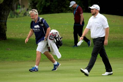 Irish Shane Lowry (R) is seen on the 1st hole during the Andalucia Valderrama Master at Valderrama golf course in San Roque, Cadiz, southern Spain, 21 October 2018. The Andalucia Valderrama Master will run from 18 October until 21 October. Andalucia Valderrama Masters golf tournament !ACHTUNG: NUR REDAKTIONELLE NUTZUNG!  Copyright: xA.xCarrascoxRagelx GRAF1662 20181021-636757333908261591