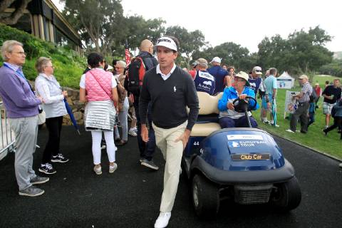 Spanish Gonzalo Fernadez Castano (C) leaves the course during a break because of the rain during the Andalucia Valderrama Master at Valderrama golf course in San Roque, Cadiz, southern Spain, 21 October 2018. The Andalucia Valderrama Master will run from 18 October until 21 October. Andalucia Valderrama Masters golf tournament !ACHTUNG: NUR REDAKTIONELLE NUTZUNG!  Copyright: xA.xCarrascoxRagelx GRAF1667 20181021-636757336425445916
