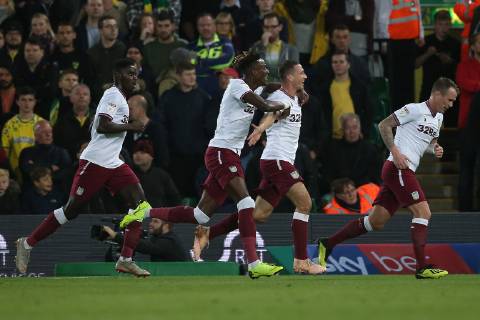 Norwich City v Aston Villa Sky Bet Championship James Chester of Aston Villa celebrates scoring his side?s 1st goal during the Sky Bet Championship match at Carrow Road, Norwich Content Not Available For UK Newspapers Copyright: xPaulxChestertonx FIL-12446-0058