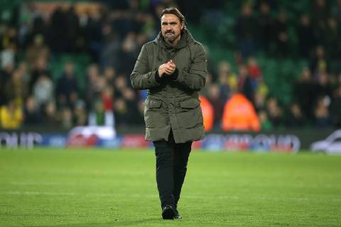 Norwich City v Aston Villa Sky Bet Championship Norwich Head Coach Daniel Farke applauds the fans at the end of the Sky Bet Championship match at Carrow Road, Norwich Content Not Available For UK Newspapers Copyright: xPaulxChestertonx FIL-12446-0082