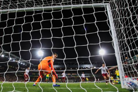 23rd October 2018, Carrow Road, Norwich, England; EFL Championship football, Norwich City versus Aston Villa; Jordan Rhodes of Norwich City scores making it 2-1  ActionPlus12072747 ShaunxBrooks