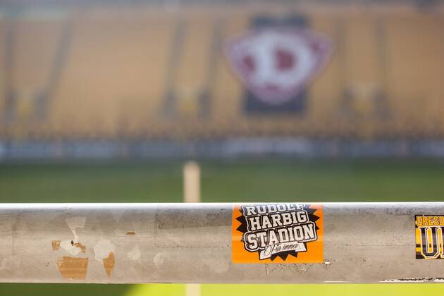 Sticker Rudolf Harbig Stadion für immer im K Block 06 11 2018 Football GER 2 Bundesliga Training Großer Garten SG Dynamo Dresden