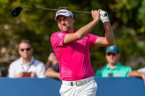 Ian Poulter of England tees off at the fifth hole in round 2 during the DP World Tour Championship at Jumeirah Golf Estates, Dubai, UAE on 16 November 2018. Copyright: xGrantxWinterx 21950090