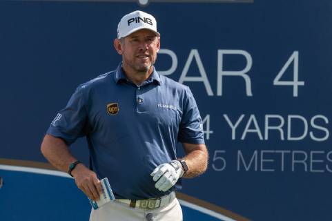 Lee Westwood of England gets ready to start round 2 during the DP World Tour Championship at Jumeirah Golf Estates, Dubai, UAE on 16 November 2018. Copyright: xGrantxWinterx 21950092