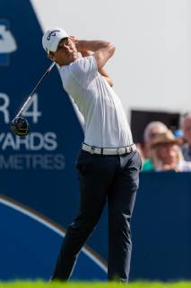 Thomas Detry of Belgium tees off at he first hole in round 2 during the DP World Tour Championship at Jumeirah Golf Estates, Dubai, UAE on 16 November 2018. Copyright: xGrantxWinterx 21950093