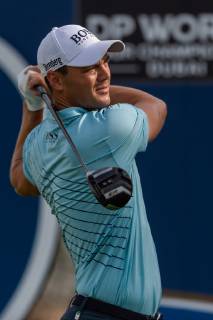 Martin Kaymer of Germany tees off at the second hole in round 2 during the DP World Tour Championship at Jumeirah Golf Estates, Dubai, UAE on 16 November 2018. Copyright: xGrantxWinterx 21950088