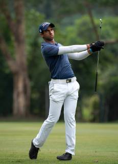 November 24, 2018 - Hong Kong, Hong Kong SAR, CHINA - Honma Hong Kong Open Golf 2018 at Hong Kong Golf Club Fanling. Rai hits the ball on the 11th fairway.Englishman Aaron Rai holds onto his clear lead in day 3 of the tournament. After breaking the course record in the last round Rai remains steady and clear of Englands Matthew Fitzpatrick and South Koreas Hyowon Park. Aaron Rai holds a clear lead in the Honma Hong Kong Open Golf - ZUMAr144 20181124_zap_r144_002 Copyright: xJaynexRussellx