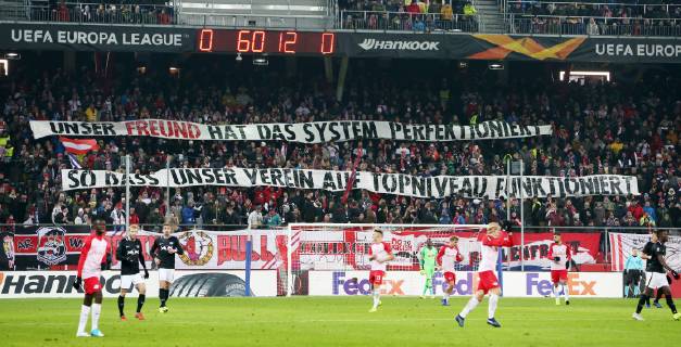 Salzburg RB Leipzig Football Euro League Salzburg 29 11 2018 Red Bull Arena Football UEFA Europa League Group B 5 Matchday FC Red Bull Salzburg vs. RB Leipzig In the picture fans of FC Salzburg are banner for their sports director friend According to UEFAs guidelines, it is forbidden to use or have used photographs taken in the stadium and or the match in the form of sequence pictures and or video-like photo sequences