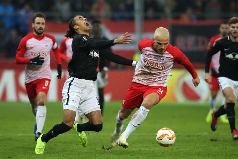 SOCCER - UEFA EL, RBS vs RB Leipzig SALZBURG,AUSTRIA,29.NOV.18 - SOCCER - UEFA Europa League, group stage, Red Bull Salzburg vs RasenBallsport Leipzig. Image shows Yussuf Poulsen (RB Leipzig) and Marin Pongracic (RBS). GEPAxpictures xMathiasxMandl