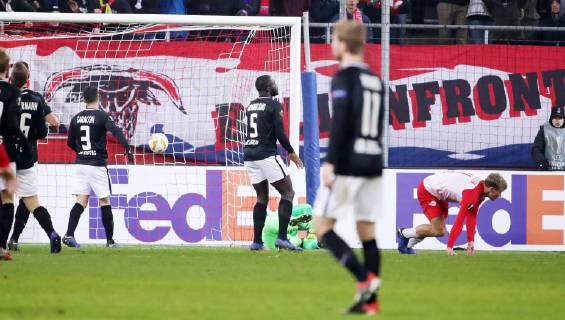 Salzburg RB Leipzig Football Euro League Salzburg 29 11 2018 Red Bull Arena Football UEFA Europa League Group B 5 Matchday FC Red Bull Salzburg vs. RB Leipzig In the picture Goal for Salzburg Scorer Fredrik Gulbrandsen r 21 Salzburg turns off after his goal According to UEFA specifications, it is forbidden to exploit or have exploited photos taken in the stadium and or the match in the form of sequence pictures and or video-like photo sequences