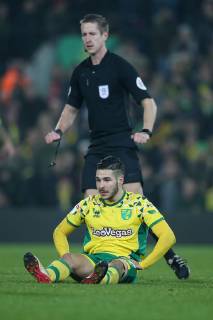 Norwich City v Nottingham Forest Sky Bet Championship Emiliano Buendia of Norwich sits frustrated after no foul was awarded by Referee John Brooks after a tussle with Jack Robinson of Nottingham Forest during the Sky Bet Championship match at Carrow Road, Norwich Content Not Available For UK Newspapers Copyright: xPaulxChestertonx FIL-12733-0078