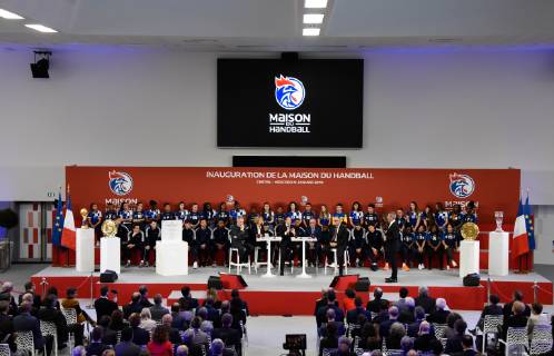 Emmanuel Macron ( president de la Republique ) a l inauguration de la Maison du Handball - Laurent Cathala ( maire de Creteil ) - Joel Delplanque ( president FFHB ) - Valerie Pecresse ( presidente de la region ile de france ) NEWS : Emmanuel Macron a l inauguration de la Maison du Handball - Creteil - 09 01 2019 FedericoPestellini Panoramic