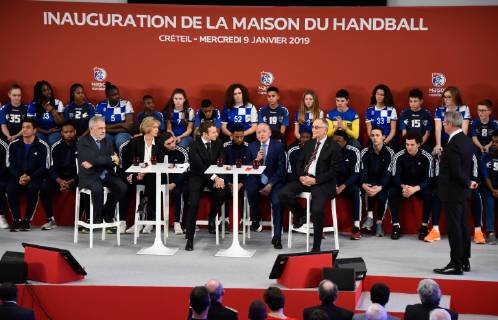 Emmanuel Macron ( president de la Republique ) a l inauguration de la Maison du Handball - Laurent Cathala ( maire de Creteil ) - Joel Delplanque ( president FFHB ) - Valerie Pecresse ( presidente de la region ile de france ) NEWS : Emmanuel Macron a l inauguration de la Maison du Handball - Creteil - 09 01 2019 FedericoPestellini Panoramic
